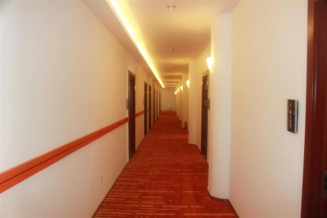 Shanghai Yiting 6+E Hotel - Lujiazui Kültér fotó